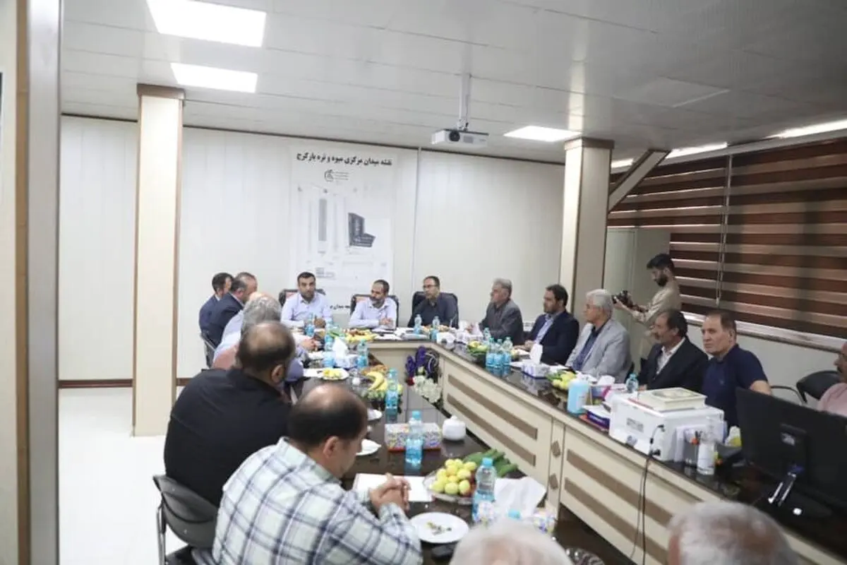 مشکلات میدان بزرگ میوه و تره بار کرج بررسی شد 