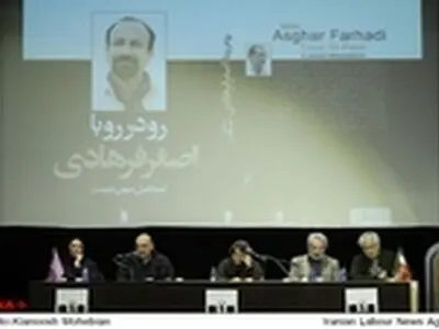فیلم‌های فرهادی انسان مانده میان دوراهی سنت و مدرنیته را نشان می‌دهد