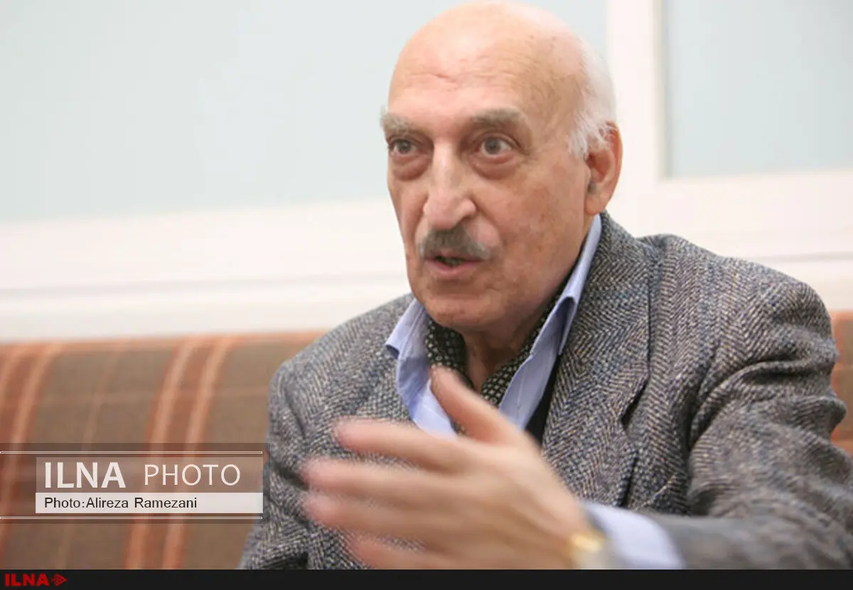 کلینتون از ضدیّت رقیبش با لاتین‌تبارها استفاده کرد/ موضع‌گیری‌های ترامپ به نفع احزاب راستگرای اروپا است