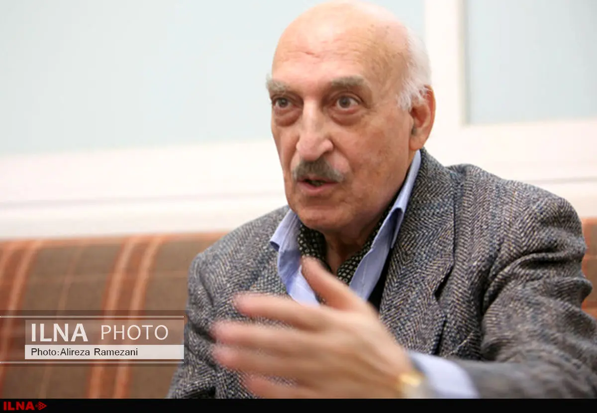 کلینتون از ضدیّت رقیبش با لاتین‌تبارها استفاده کرد/ موضع‌گیری‌های ترامپ به نفع احزاب راستگرای اروپا است