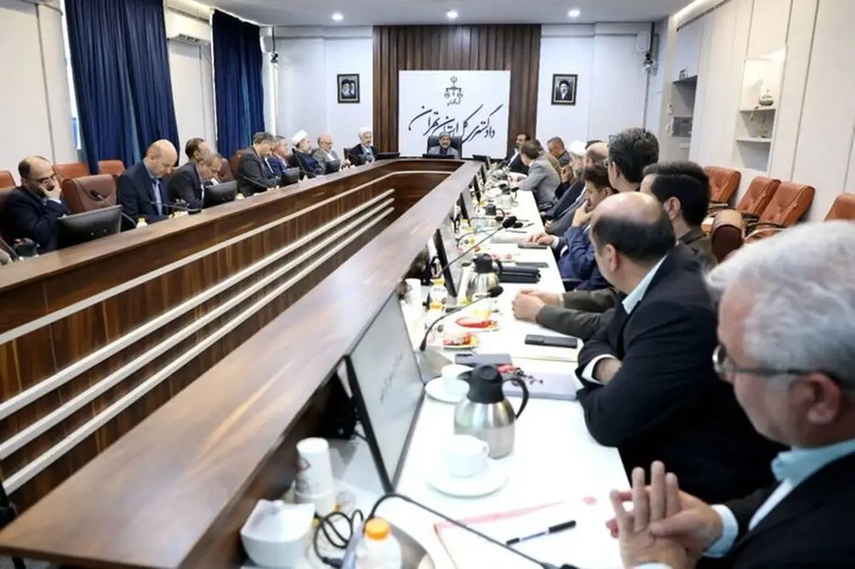 تأکید رئیس کل دادگستری استان تهران بر برخورد با عوامل اصلی گران‌فروشی و احتکار
