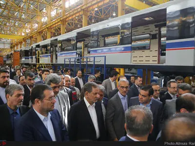 بازدید معاون اول رئیس جمهور از خط تولید واگن سازی آلومینیومی مترو تهران