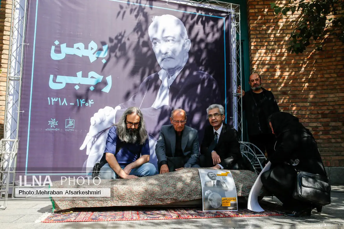 بهمن رجبی نوازنده پیشکسوت تنبک تشییع شد/ او تنها و غمگین بود!