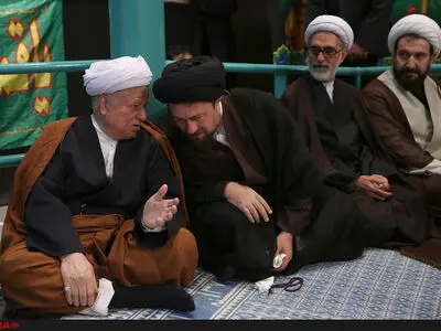 حضور آیت‌الله هاشمی رفسنجانی در مراسم عزاداری هیأت ایثارگران در حسینیه جماران