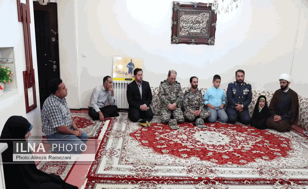 امیر اسماعیلی با خانواده شهید سلطانمرادی دیدار کرد