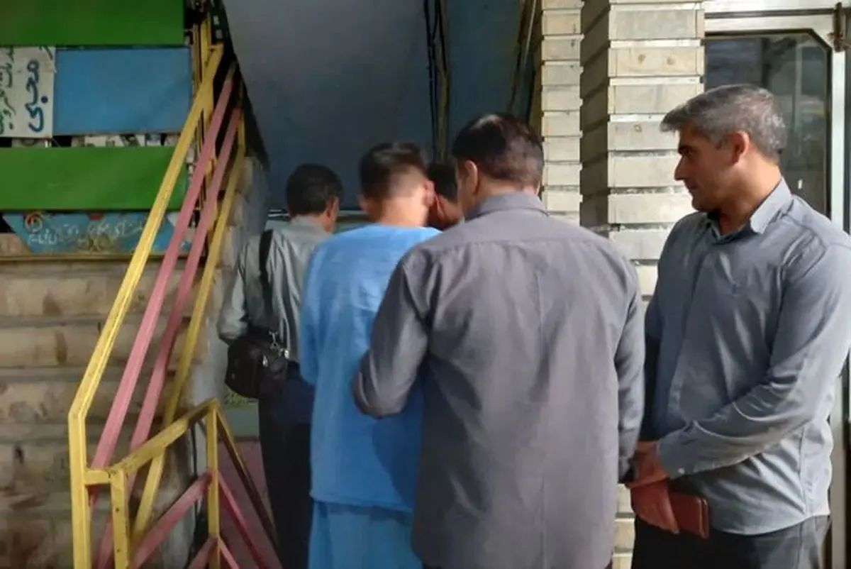 بازسازی صحنه سرقت مسلحانه از یک طلافروشی در کرمانشاه