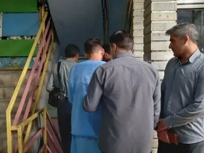 بازسازی صحنه سرقت مسلحانه از یک طلافروشی در کرمانشاه