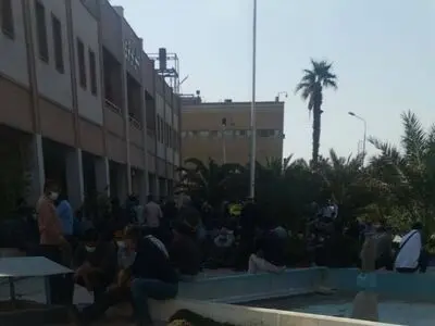 اعتراض کارگران شرکتی پتروشیمی رازی/ از مزایای عرفی محرومیم