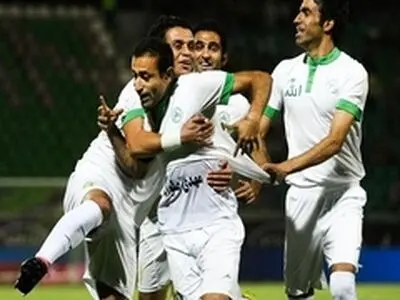 ذوب آهن ۲(۳) - استقلال ۲(صفر)؛ دربی بی دربی / ذوب آهن حریف پرسپولیس شد