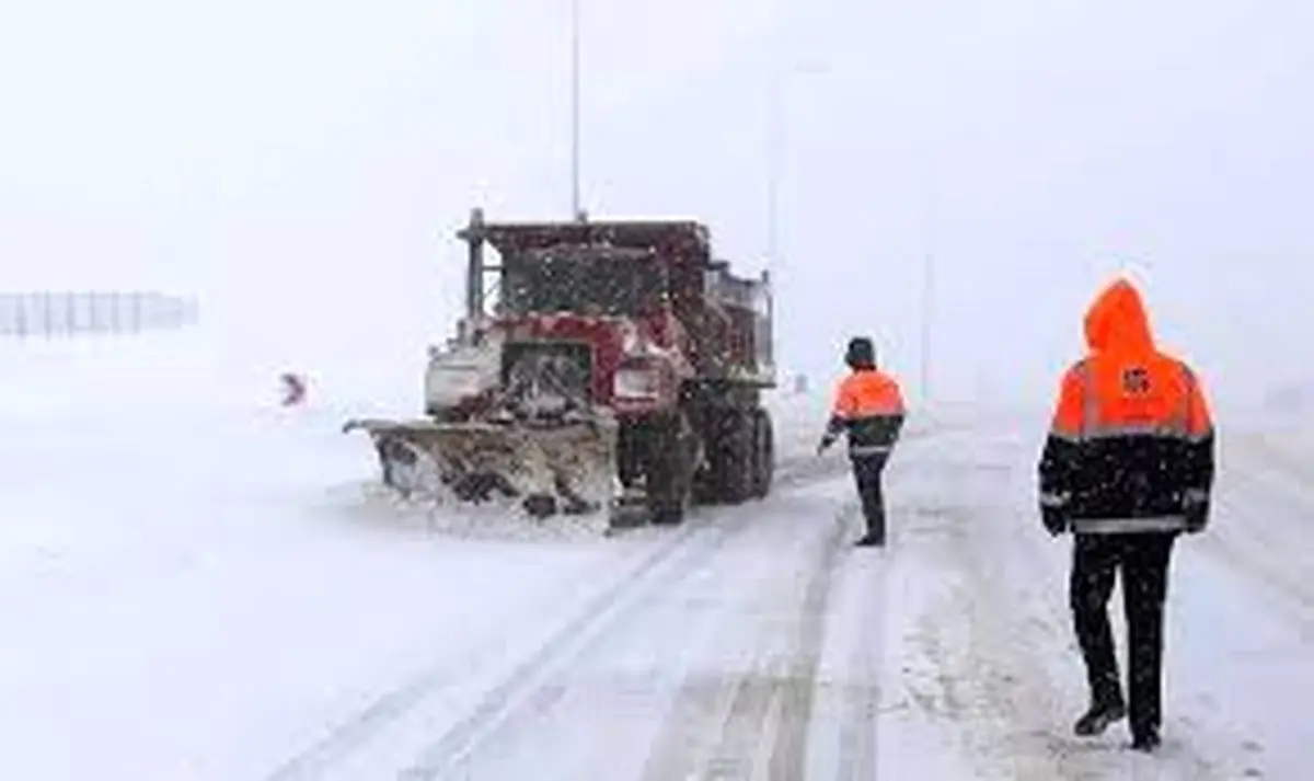 انسداد 2 محور مواصلاتی کهگیلویه و بویراحمد در پی بارش شدید برف