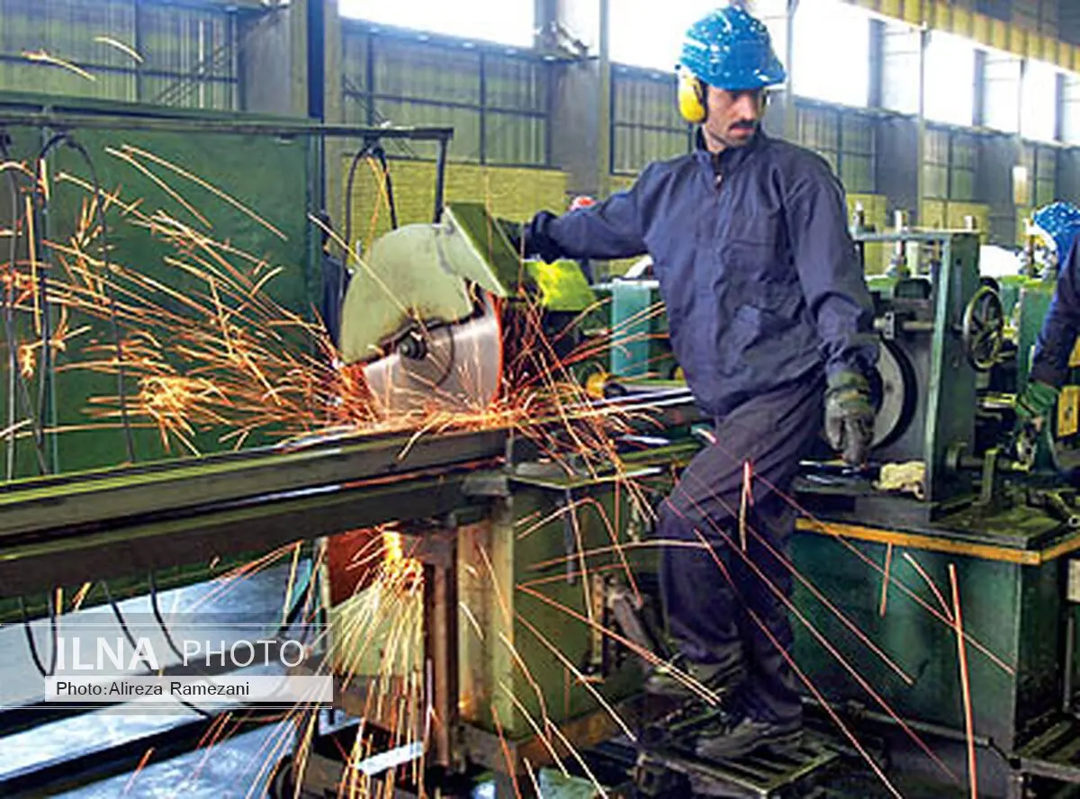 واحدهای تولیدی با استفاده از دانش روز خود را در بازار صادرات ماندگار کنند