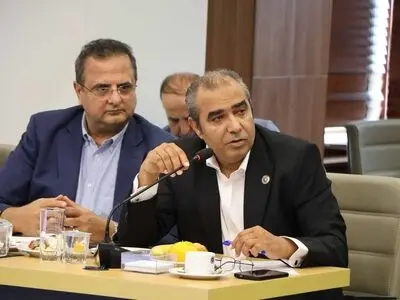 عضو هیئت رئیسه اتاق بازرگانی هرمزگان خواستار معافیت مالیاتی فعالان حمل‌ونقل در بودجه ۱۴۰۵ شد