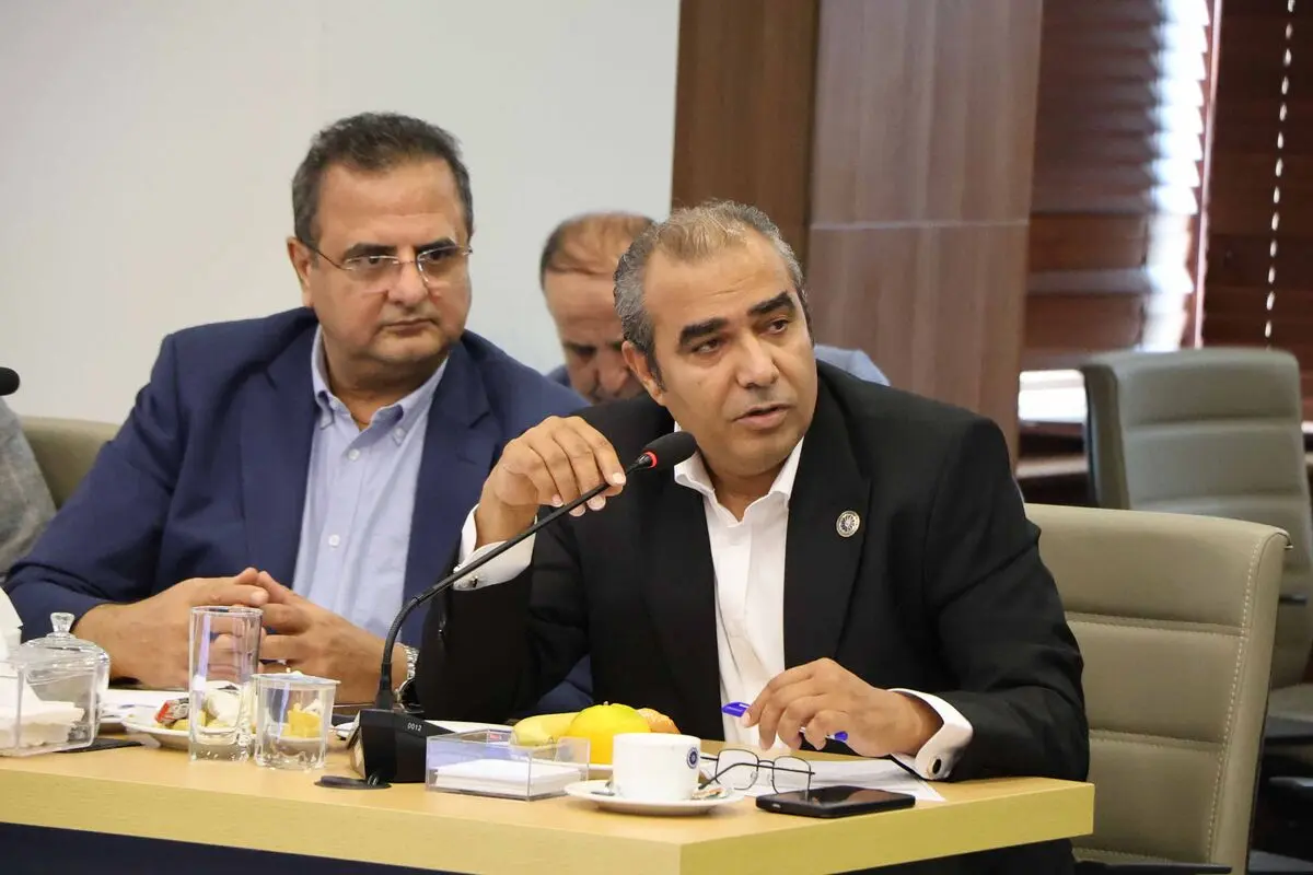 عضو هیئت رئیسه اتاق بازرگانی هرمزگان خواستار معافیت مالیاتی فعالان حمل‌ونقل در بودجه ۱۴۰۵ شد