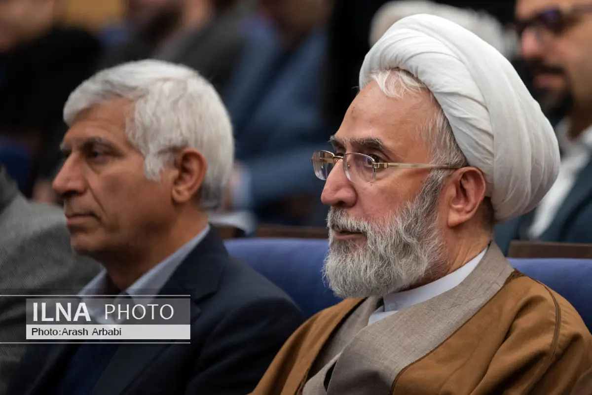  استفاده از ظرفیت ریش‌سفیدان و معتمدین محلی در تأمین امنیت روانی جامعه بسیار مؤثر است