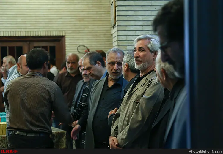 استقبال از بزرگان اصلاحات و عکس یادگاری با بهزاد نبوی +تصاویر