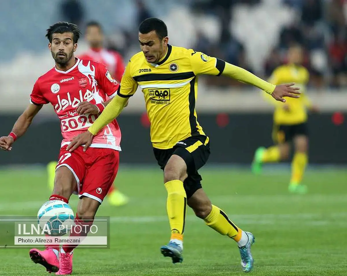 برتری یک نیمه ای سپاهان برابر پرسپولیس با تک گل موسی اف