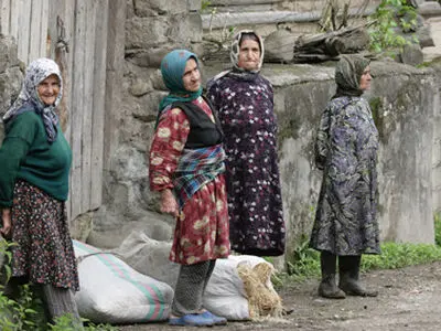 توانمندسازی زنان روستایی وعشایری، راهی برای پایداری اقتصاد خانواده و روستا