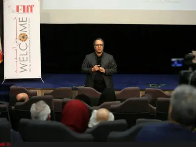 نشست و گفت‌وگوی دبیر جشنواره جهانی فیلم فجر با سینماگران 