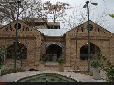 آیا کافه‌ باغ نگارستان، خلاف قوانین میراث‌فرهنگی است؟