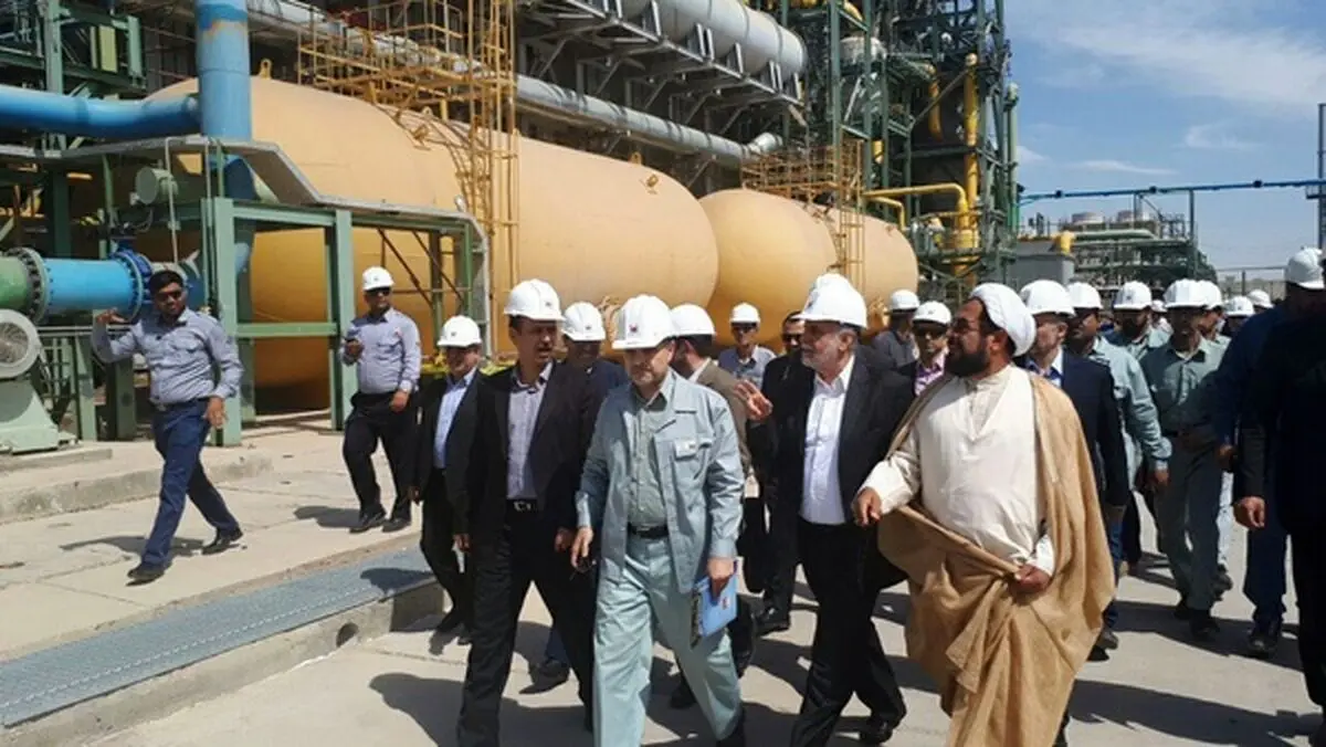 کارخانه آهن اسفنجی فولاد شادگان با ظرفیت اشتغال ۴هزار نفر افتتاح شد 
