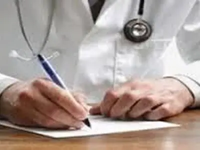 اتصال ۱۹ هزار مطب و مرکز درمانی به سامانه نسخه‌ الکترونیک