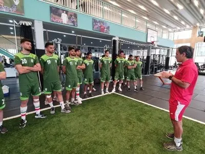 تمرین صبحگاهی تیم ملی امید در "پک"