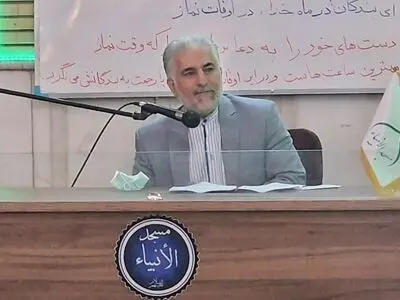 رئیس سازمان زندان ها با حضور در مسجد انبیا با مردم دیدار و گفتگو کرد/ برپایی میز خدمت به مردم