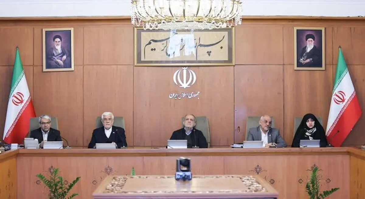 تاکید پزشکیان بر پرهیز از برخورد سلبی با هنرمندان و چهره‌های اجتماعی و پیگیری برای تسریع در آزادی زندانیان