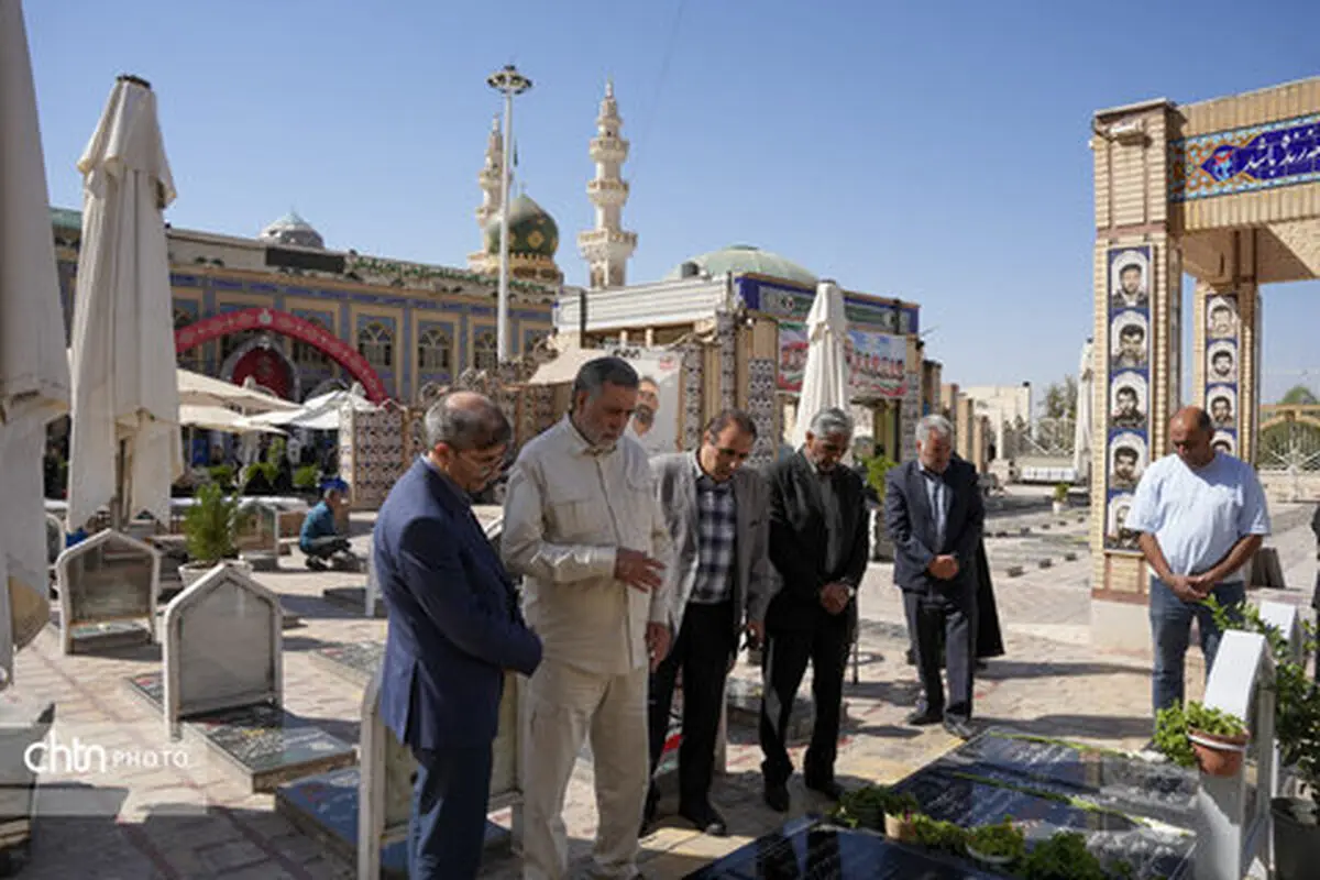 زیارت مزار سردار شهید حاج قاسم سلیمانی توسط مشاور وزیر میراث‌فرهنگی در امور ایثارگران
