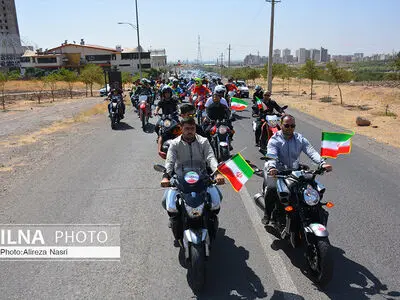 همایش موتورهای ریس به مناسبت هفته دفاع مقدس در قزوین