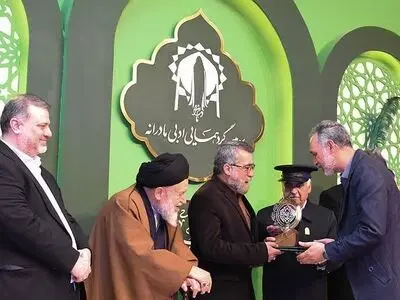 تجلیل جایزه ادبی مادرانه از 12 شاعر برگزیده سراسر کشور
