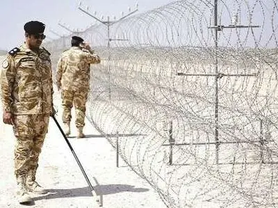 حرس الحدود الإیرانی یفکک خلیة إرهابیة شمال غرب البلاد 