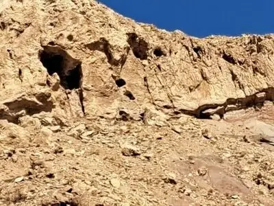 چرم نوشته‌های دوره ساسانی در غار زل دلیجان کشف شد