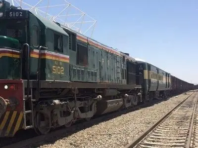 جابه جایی روزانه 5 میلیون تُن بار در محور راه آهن شمال شرق