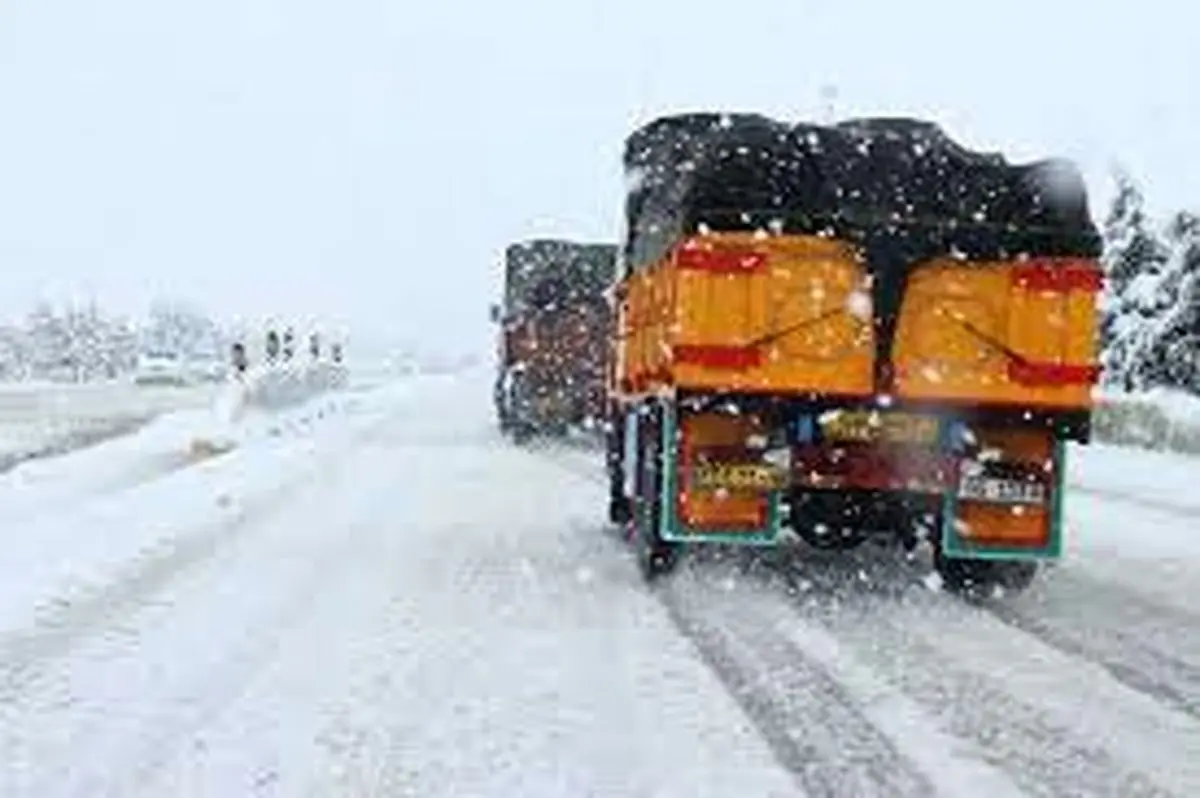 برف گردنه چری  شهرستان کوهرنگ را سفیدپوش کرد