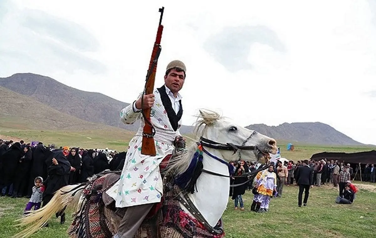 بازی بومی‌ محلی قیقاچ و تیراندازی روی اسب برگزار می‌شود