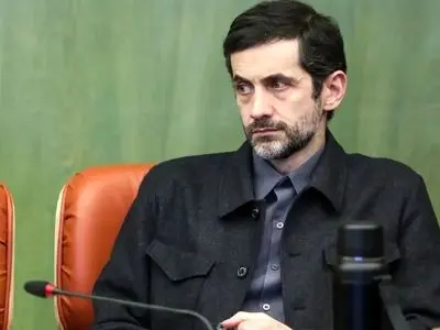 کنایه فرزند پزشکیان به یک اعلام جرم و یک عدم اعلام جرم/برخورد دوگانه به دور از ادعای عدالت است