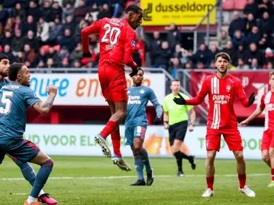 ویدئو: رونمایی از بزرگترین بنر دنیا در ورزشگاه فوتبال