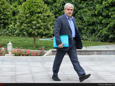 پول دولت برکت ندارد/ دانشگاه باید از صنعت کسب درآمد کند