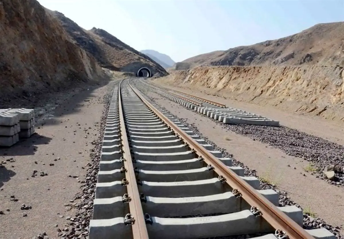 تخریب پل و خط ریلی قلعه نو بر اثر حمله هوایی دشمن
