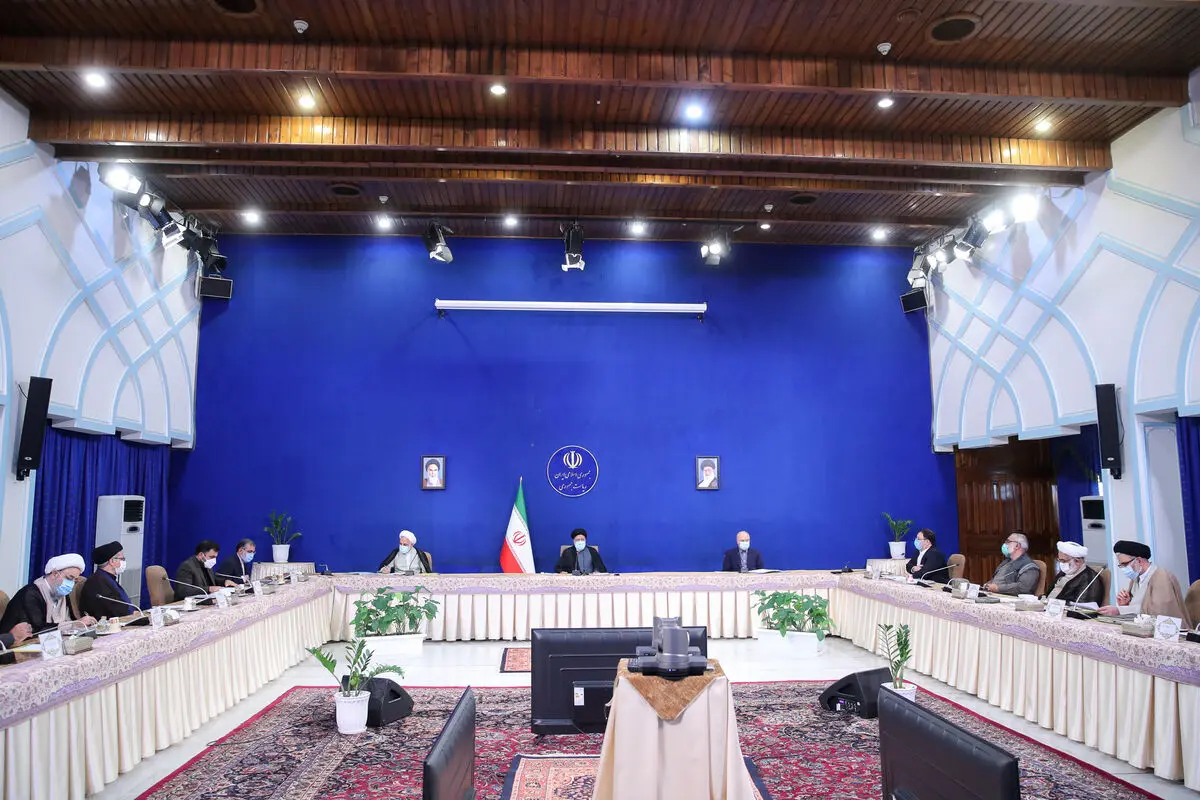 استفاده از ظرفیت فضای مجازی در رشد و تعالی کشور ضروری است/ با سیاستگذاری درست می‌توان زمینه استفاده مناسب مردم از ظرفیت فضای مجازی را فراهم کرد