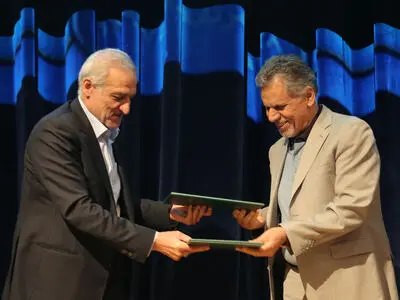 امضای تفاهم نامه همکاری پژوهشگاه صنعت نفت و صندوق حمایت از پژوهشگران و فناوران