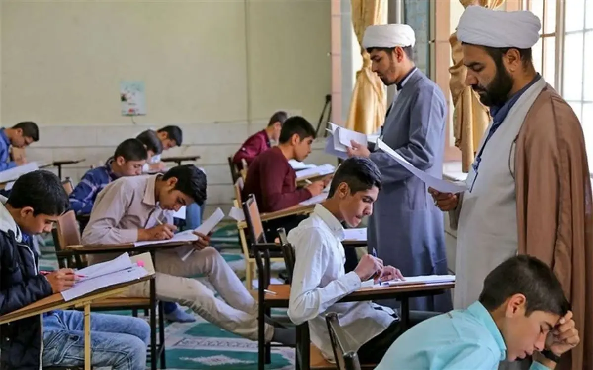 ۲۲۰ مدرسه علوم و معارف اسلامی در کشور داریم/ ۳۰ درصد فارغ التحصیلان به حوزههای علمیه میروند