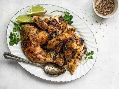 پخت مرغ با سبزی معطر؛ یک روش خوشمزه و خاص