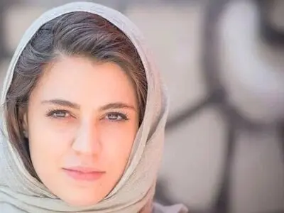 جنجال در آغوش گرفتن خانم و آقای بازیگر روی صحنه + عکس