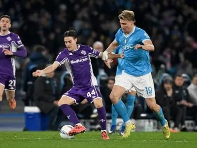 ناپولی 2 - 1 فیورنتینا؛ کونته برد و امیدوار ماند