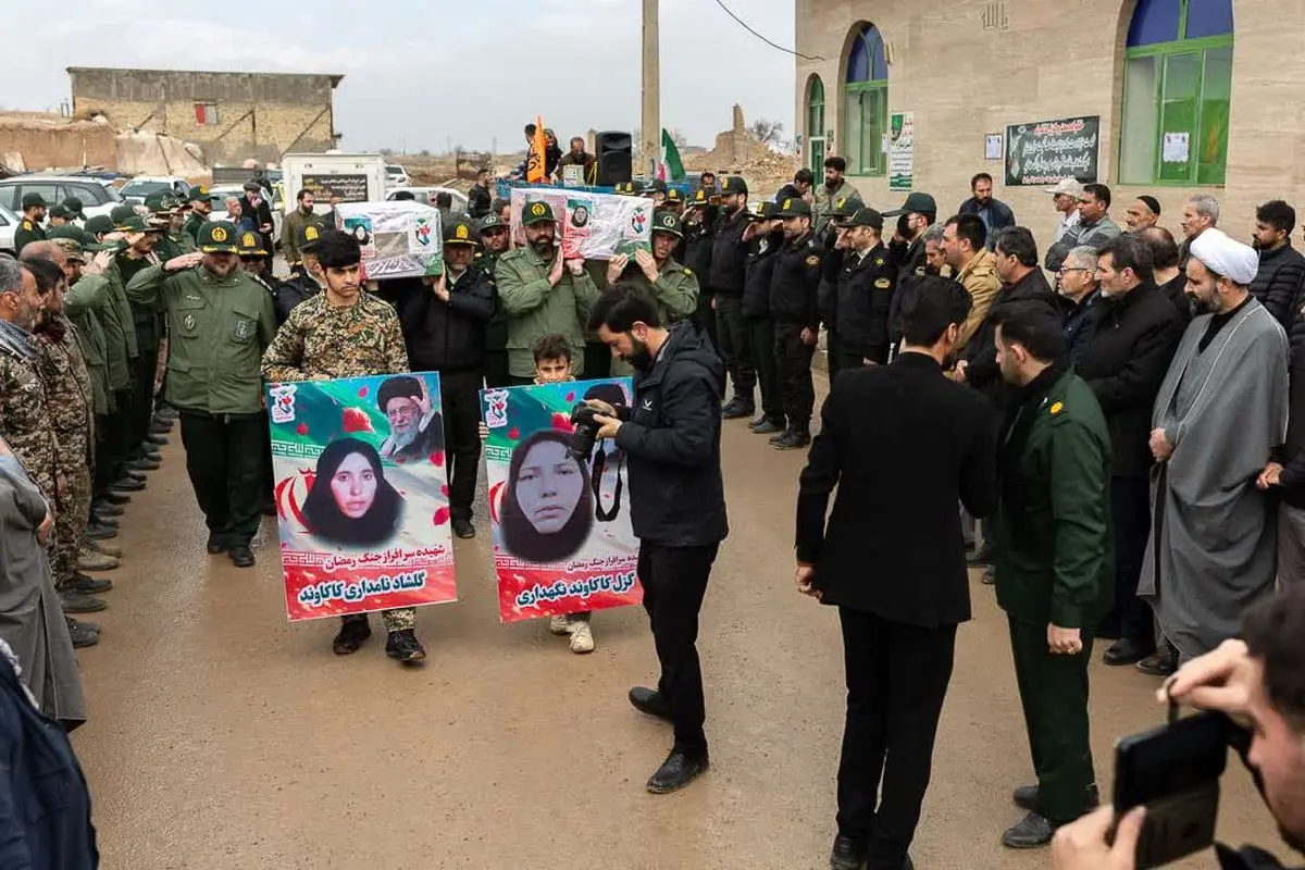 تشییع 2 زن شهید جنگ رمضان در بویین‌زهرا
