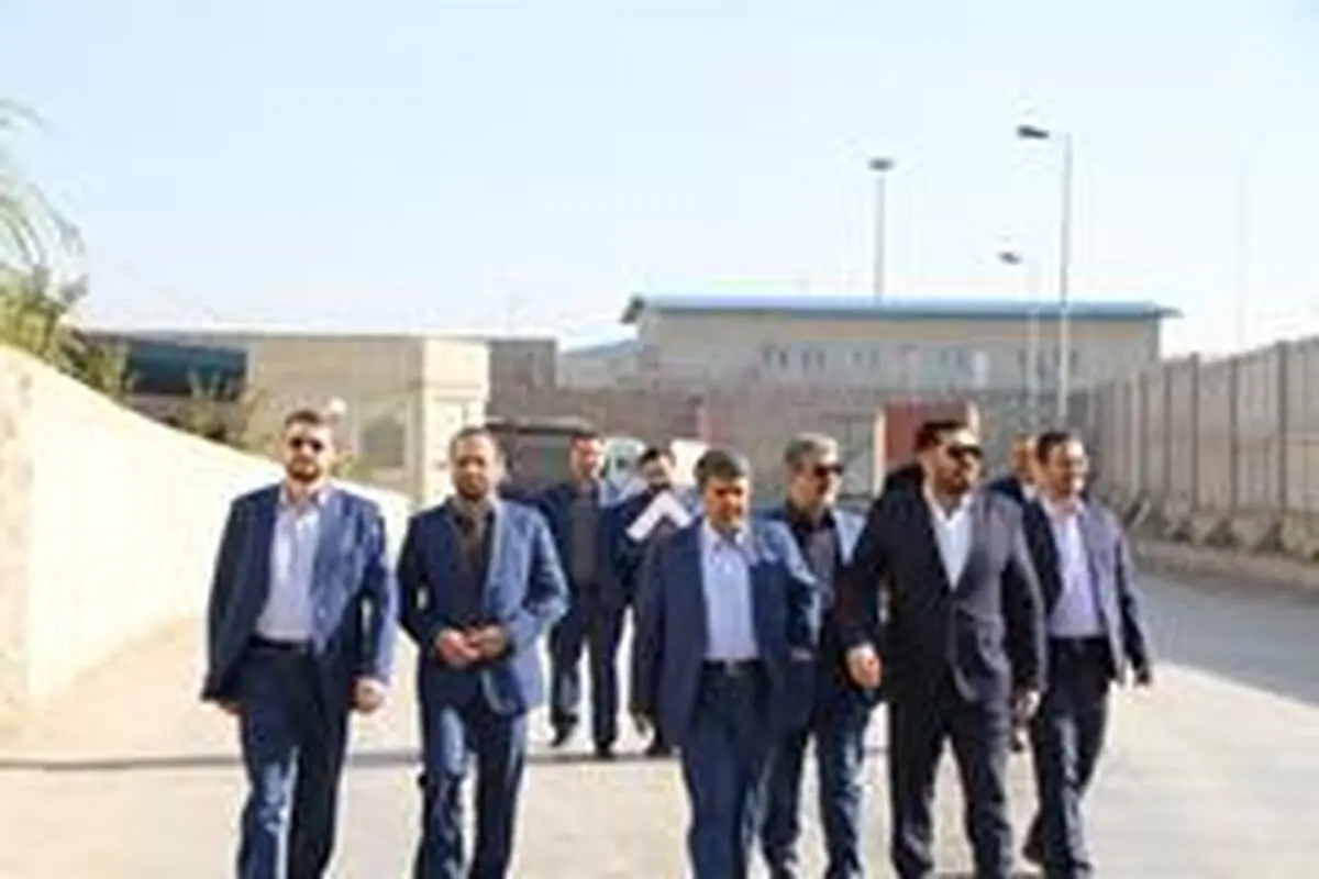  بازدید مدیر عامل بانک از مجتمع تولید کاغذ راشا کاسپین
29/8/97