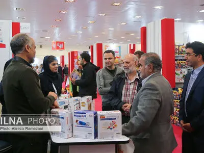 بازدید علیرضا محجوب از نمایشگاه ملی اسباب بازی
