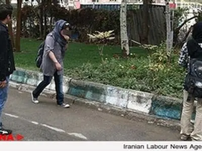 پسران نوجوان «متلک گفتن» را از چه طریقی می‌آموزند